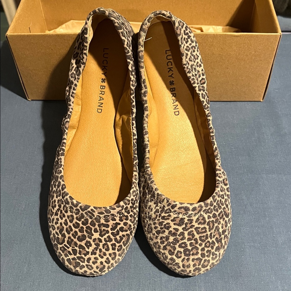 Lucky brand leopard flats. Pre owned. Wore them twice! In great condition. Size7